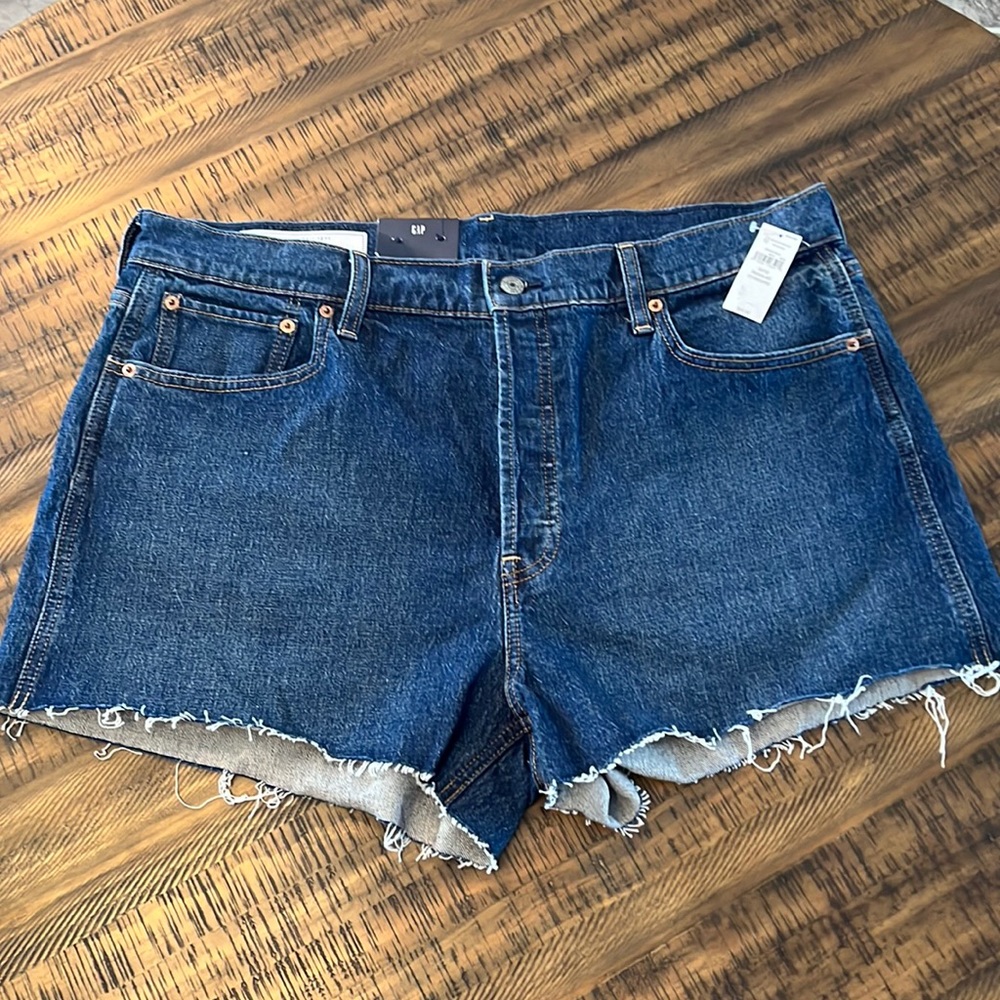 GAP -  Cheeky Short High Rise